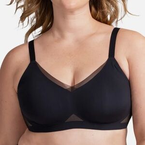 Honeylove CrossOver Wireless Bra Runway